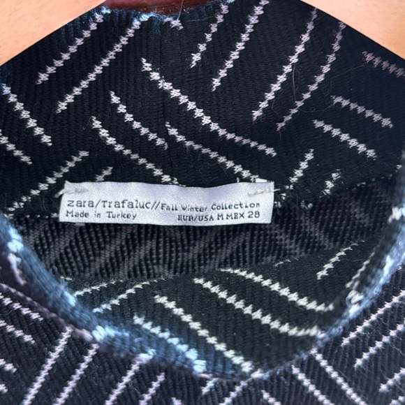 Zara Trafaluc Black White Geometric Mock Neck Top Fall Winter Collection Size M - Picture 5 of 9